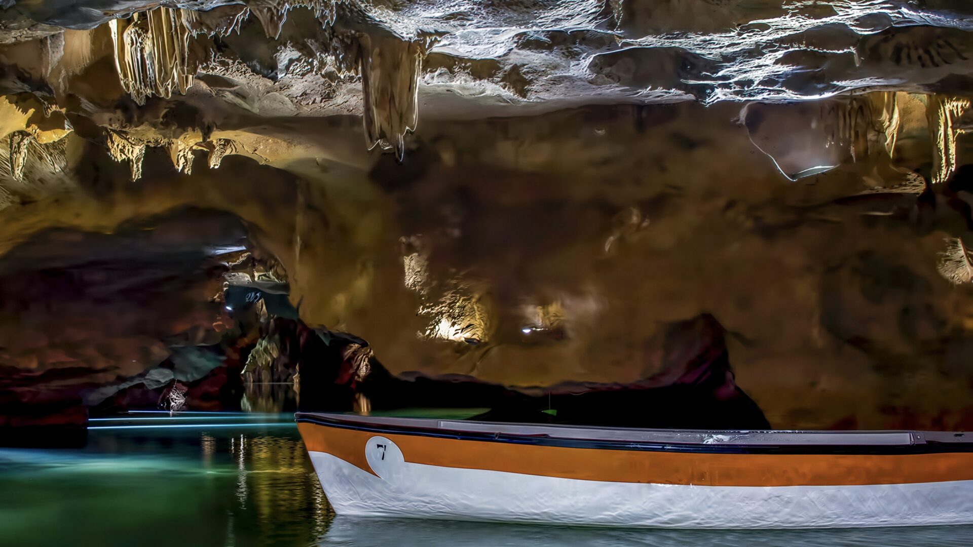Coves de Sant Josep boat tour from Valencia